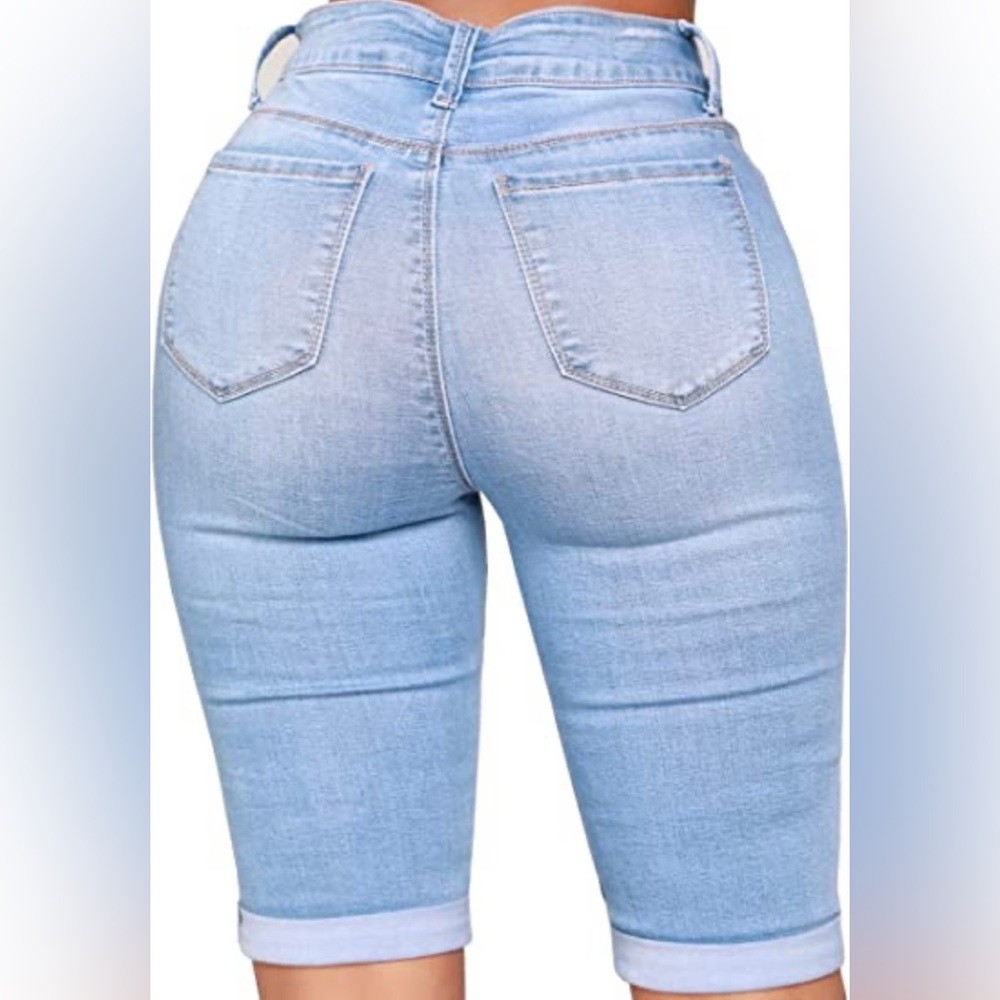 Fashion Nova Bermuda Shorts (FIRST PHOTO IS FOR FIT AND TRUE COLOR REFERENCE)